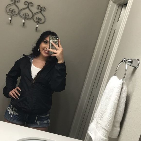 Poshmark profile picture for @collide